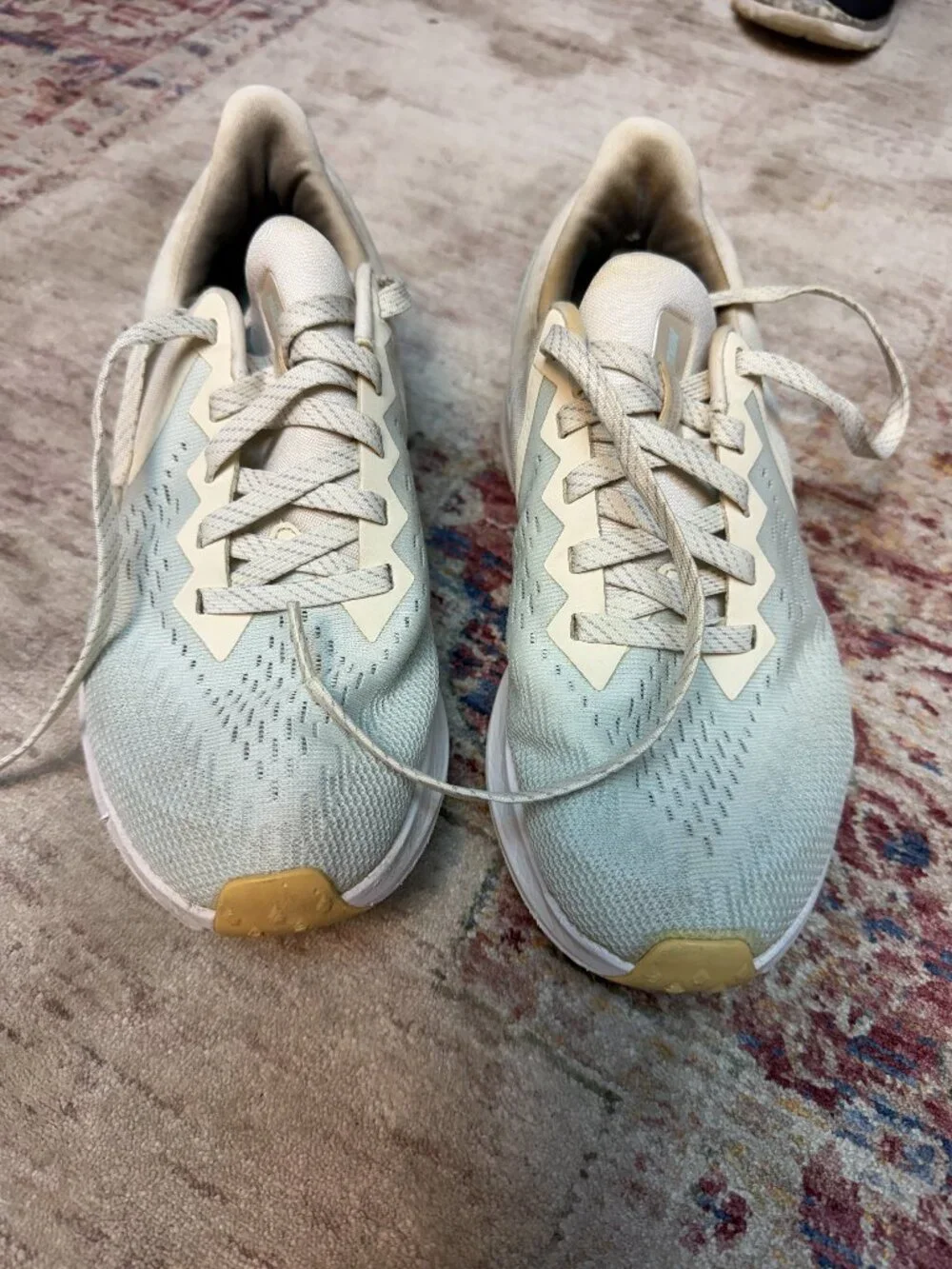 Nike Zoom Winflo 6 In White/Skyblue Women's  Sneakers Size 7.5 in Great Shape